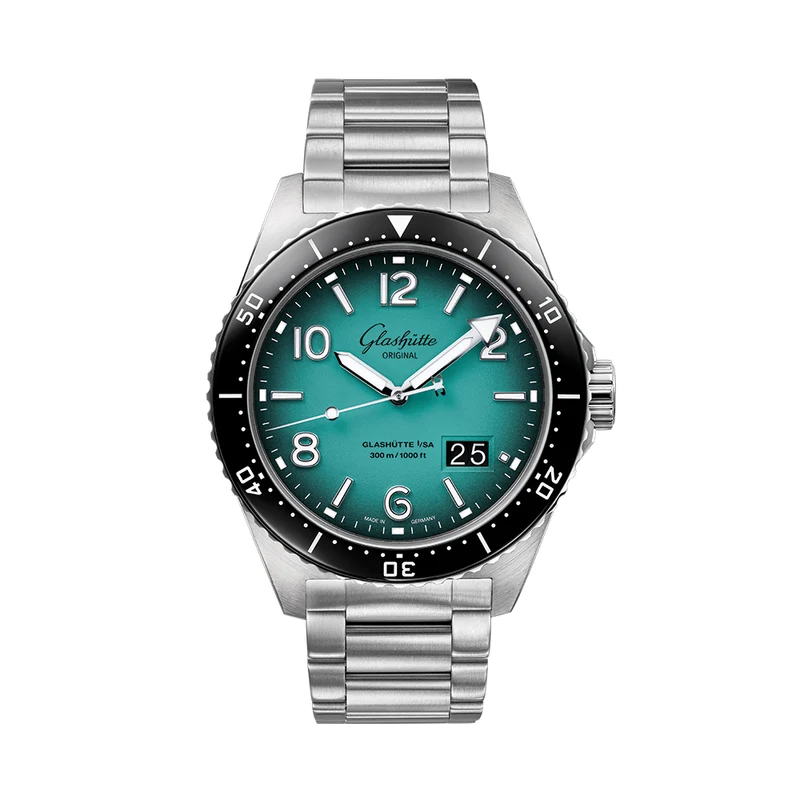 SeaQ Panorama Date "Northern Tide“ Limited Edition 43.2mm - Turquoise on Bracelet w/ Additional Fabric Strap