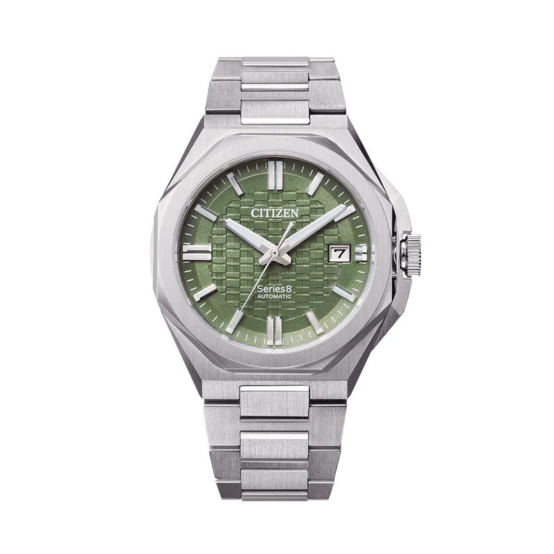 Series8 Automatic 39mm - Green on Bracelet