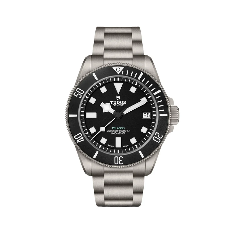 Pelagos Ultra Titanium 43mm - Black on Bracelet w/ Extra Rubber Strap