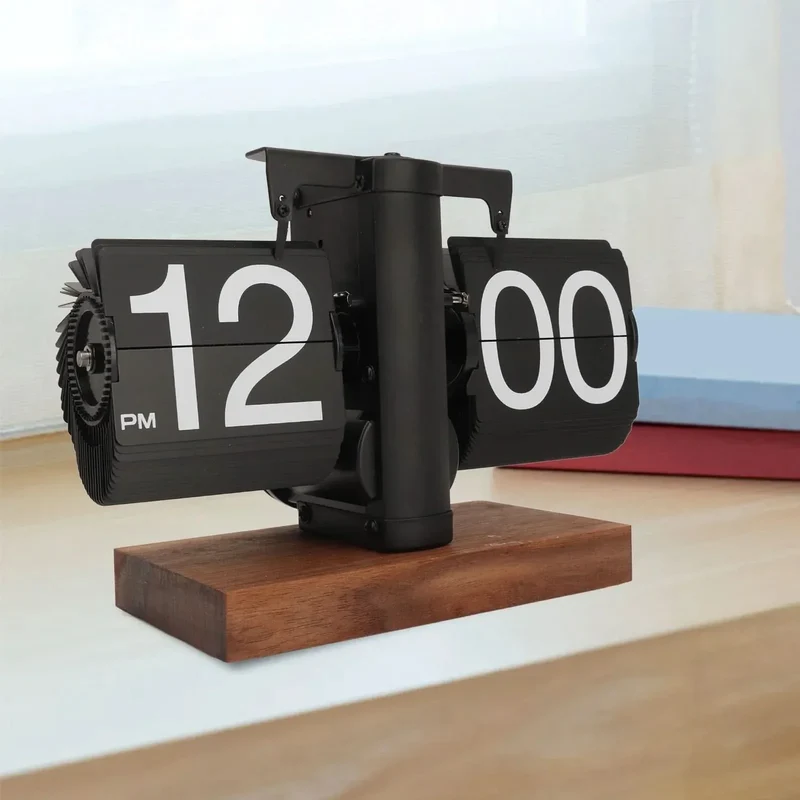 Silvara Orologio Retro a Ribalta in Finitura Noce Elegante Charme Retro Funzionalità Moderna