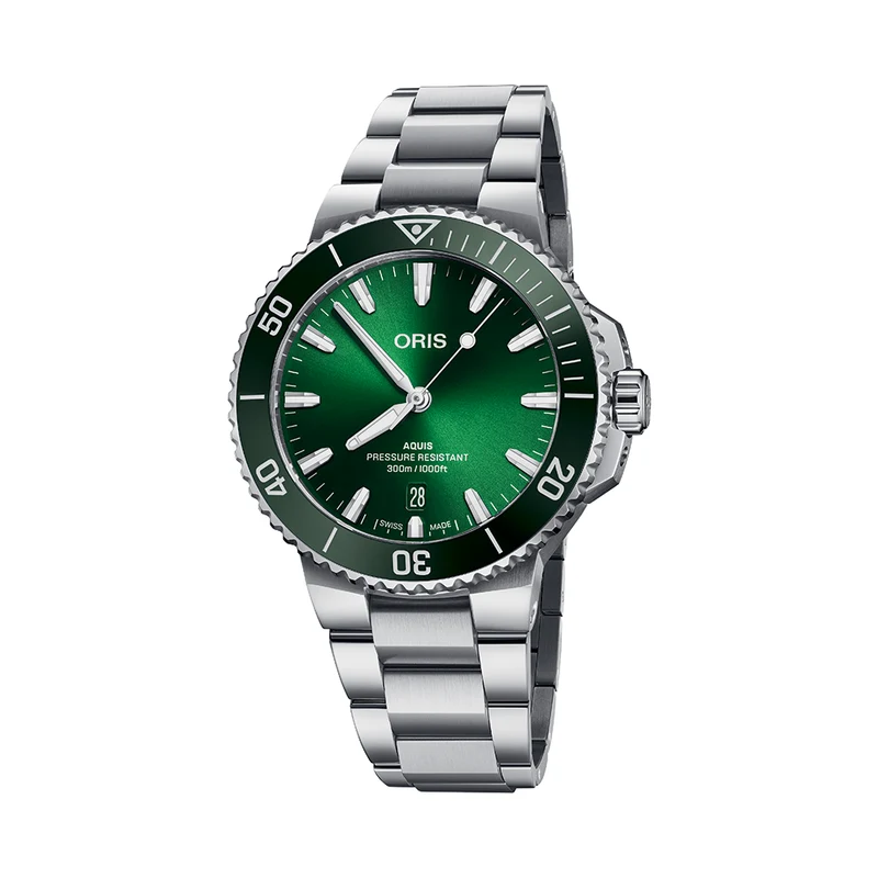 Oris Aquis Date 41.5mm - Green on Bracelet