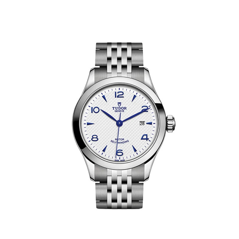 1926 28mm - Opaline on Bracelet
