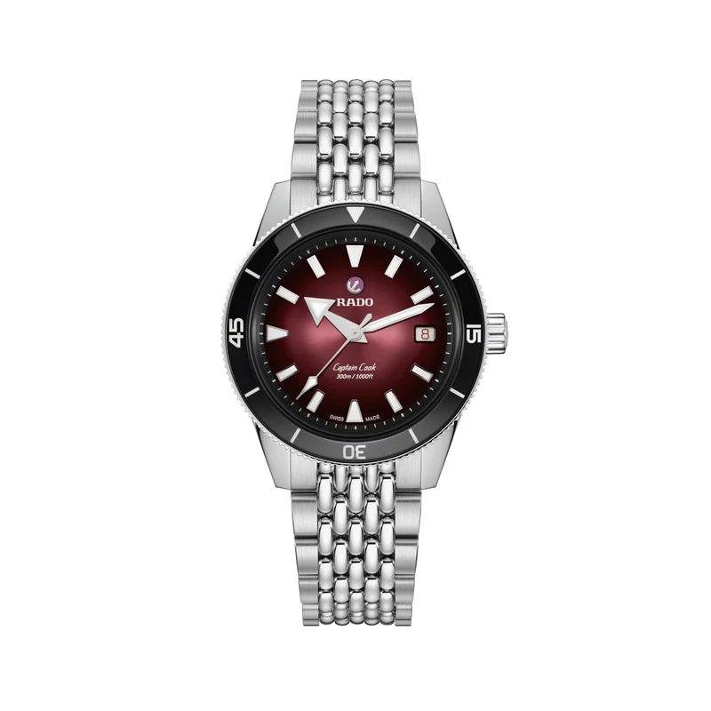Captain Cook Automatic 39mm - Red on Bracelet w/ 2 Additional Straps