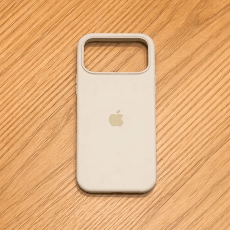 VELVIGUARD – Custodia in silicone compatibile con MagSafe con superficie soft-touch per iPhone