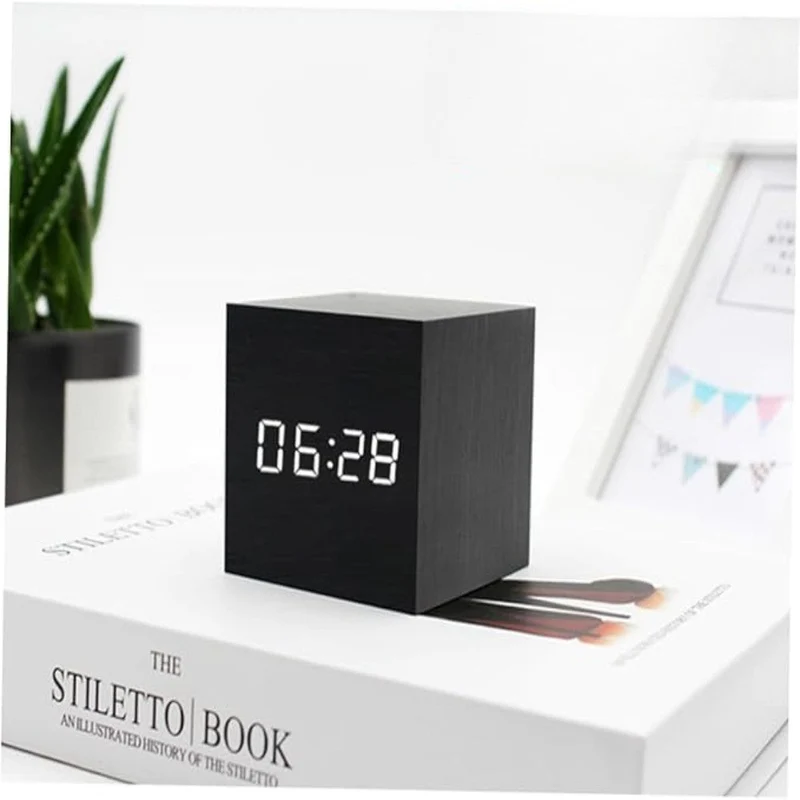 Sveglia Digitale Mini LED Compatta - Luminosità Regolabile e Modalità Notturna